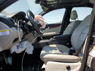 2013 Mercedes-Benz C 250 Sport с VIN WDDGF4HB8DA751427, выставлен на аукционе Copart как лот 64508775 с пробегом 127 024 миль миль и Списание • Salvage title. История ставок и продаж доступна на DreamBid. Изображение 7.
