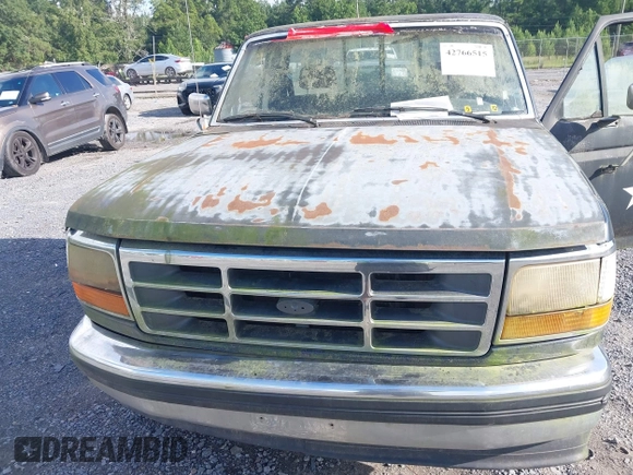 1993 Ford F-150 z VIN 1FTDF15H8PLA49895, wystawiony jako IAAI lot #42766515 z przebiegiem Nie podano mil oraz . Historia ofert i sprzedaży dostępna na DreamBid. Obrazek 10.
