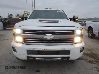 2017 Chevrolet Silverado 3500HD High Country with VIN 1GC4K1EY3HF209869, listed as a Copart auction lot 85763094 with 520,394 mi miles and Clean Title. Bid and sale history available at carsss.com. Image 5.