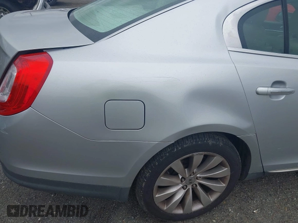 2013 Lincoln MKS с VIN 1LNHL9DK3DG604712, выставлен на аукционе IAAI как лот 42351237 с пробегом 144 927 миль миль и . История ставок и продаж доступна на DreamBid. Изображение 13.