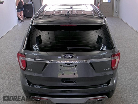 2017 Ford Explorer XLT z VIN 1FM5K8D89HGD08040, wystawiony jako IAAI lot #42516623 z przebiegiem 50 937 mil mil oraz . Historia ofert i sprzedaży dostępna na DreamBid. Obrazek 19.