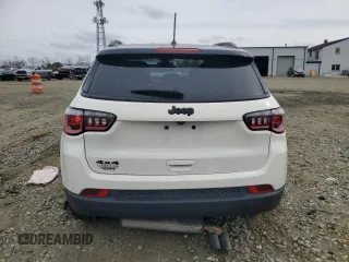 2018 Jeep Compass Latitude with VIN 3C4NJDBB0JT453466, listed as a Copart auction lot 51288935 with 94,886 mi miles and Salvage Title. Bid and sale history available at DreamBid. Image 6.