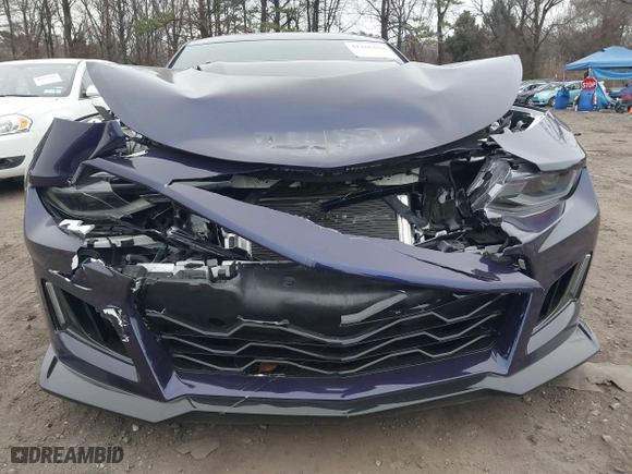 2019 Chevrolet Camaro ZL1 with VIN 1G1FK1R68K0144103, listed as a IAAI auction lot 41165256 with 33,563 mi miles. Bid and sale history available at carsss.com. Image 12.
