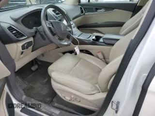 2019 Lincoln Nautilus Reserve z VIN 2LMPJ8LPXKBL13156, wystawiony jako Copart lot #54208495 z przebiegiem 87 301 mil mil oraz Szkoda całkowita • Salvage title. Historia ofert i sprzedaży dostępna na DreamBid. Obrazek 7.