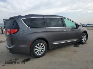 2017 Chrysler Pacifica Touring L with VIN 2C4RC1BG4HR593152, listed as a Copart auction lot 87869615 with 83,292 mi miles and Salvage Title. Bid and sale history available at DreamBid. Image 3.