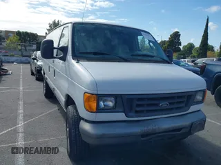 2007 Ford Econoline Cargo z VIN 1FTNS24W07DB20748, wystawiony jako IAAI lot #42057620 z przebiegiem 205 766 mil mil oraz . Historia ofert i sprzedaży dostępna na DreamBid. Obrazek 1.