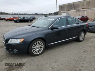 2012 Volvo S80 3.2L with VIN YV1940AS5C1162453, listed as a Copart auction lot 43713965 with 107,598 mi miles and Salvage Title. Bid and sale history available at carsss.com. Image 1.