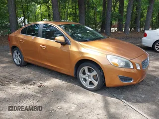 2012 Volvo S60 T5 with VIN YV1622FS5C2041946, listed as a IAAI auction lot 42776537 with 103,721 mi miles and . Bid and sale history available at DreamBid. Image 1.