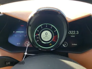 2021 Aston Martin Vantage z VIN SCFSMGBW1MGP05671, wystawiony jako Copart lot #71882173 z przebiegiem 10 940 mil mil oraz . Historia ofert i sprzedaży dostępna na DreamBid. Obrazek 9.