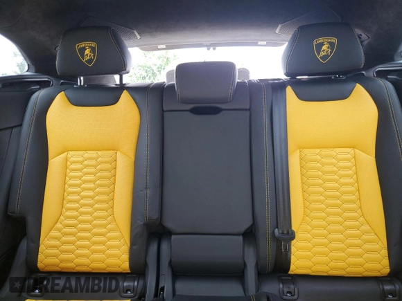 2020 Lamborghini Urus z VIN ZPBUA1ZL5LLA07121, wystawiony jako Copart lot #71397704 z przebiegiem 36 313 mil mil oraz Szkody całkowita. Historia ofert i sprzedaży dostępna na DreamBid. Obrazek 10.