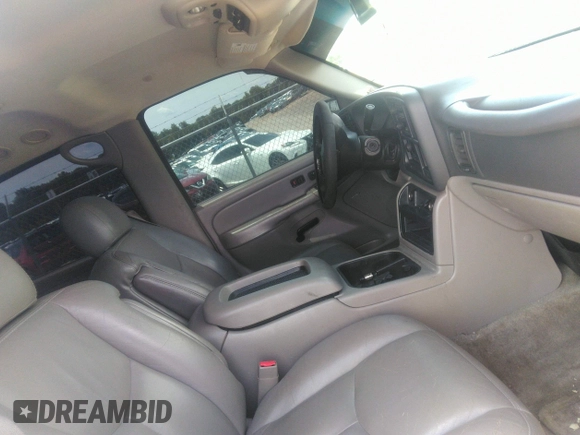 2004 Chevrolet Tahoe Z71 z VIN 1GNEK13Z74R216274, wystawiony jako IAAI lot #42449997 z przebiegiem 288 453 mil mil oraz . Historia ofert i sprzedaży dostępna na DreamBid. Obrazek 5.