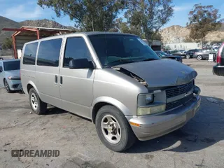 2005 Chevrolet Astro with VIN 1GNDM19X15B100624, listed as a IAAI auction lot 41531634 with 167,328 mi miles. Bid and sale history available at carsss.com. Image 1.