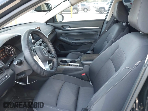 2019 Nissan Altima 2.5 SV with VIN 1N4BL4DV5KC171640, listed as a IAAI auction lot 41845529 with 70,615 mi miles. Bid and sale history available at carsss.com. Image 5.