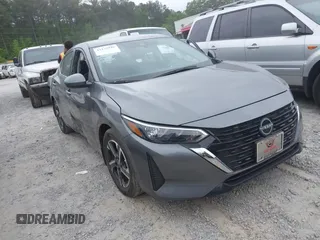 2024 Nissan Sentra SV z VIN 3N1AB8CV1RY261972, wystawiony jako IAAI lot #42135945 z przebiegiem 21 250 mil mil oraz . Historia ofert i sprzedaży dostępna na DreamBid. Obrazek 1.