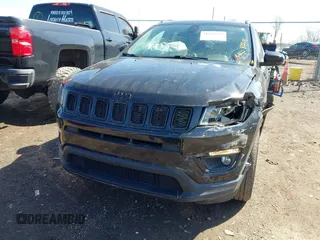 2018 Jeep Compass Limited with VIN 3C4NJDCB7JT361639, listed as a IAAI auction lot 41850166 with 80,208 mi miles. Bid and sale history available at carsss.com. Image 6.