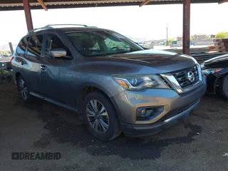 2017 Nissan Pathfinder S with VIN 5N1DR2MN1HC637381, listed as a IAAI auction lot 42101268 with 76,215 mi miles. Bid and sale history available at carsss.com. Image 1.
