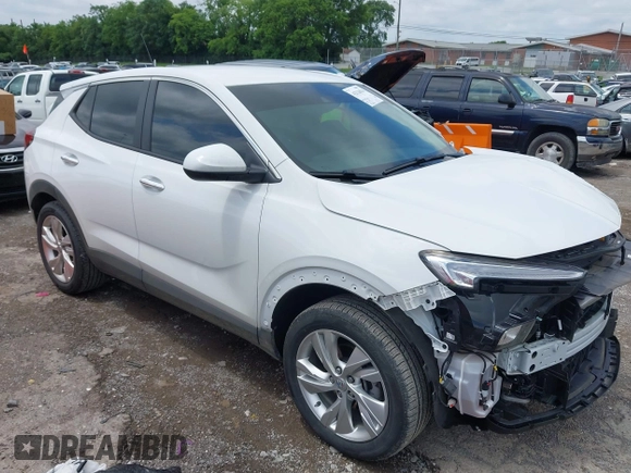 2024 Buick Encore GX Preferred z VIN KL4AMCSL0RB167004, wystawiony jako IAAI lot #42526814 z przebiegiem 19 146 mil mil oraz . Historia ofert i sprzedaży dostępna na DreamBid. Obrazek 1.