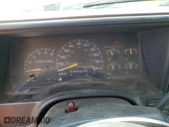 1998 GMC Suburban with VIN 1GKFK16RXWJ721305, listed as a Copart auction lot 64112165 with 197,756 mi miles and Clean title. Bid and sale history available at DreamBid. Image 9.