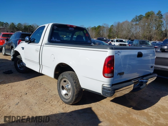 2001 Ford F-150 XL z VIN 1FTRF17L61NB04122, wystawiony jako IAAI lot #38304103 z przebiegiem 186 816 mil mil oraz . Historia ofert i sprzedaży dostępna na DreamBid. Obrazek 3.