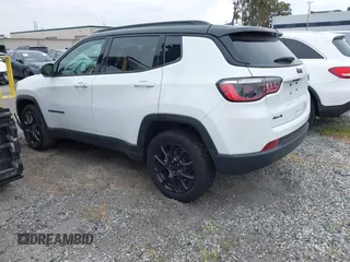 2024 Jeep Compass Latitude with VIN 3C4NJDBN0RT588081, listed as a IAAI auction lot 41773631 with 6,853 mi miles. Bid and sale history available at carsss.com. Image 3.