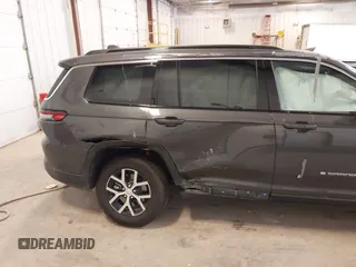 2025 Jeep Grand Cherokee Limited z VIN 1C4RJKBG6S8675253, wystawiony jako IAAI lot #42503091 z przebiegiem 4 975 mil mil oraz . Historia ofert i sprzedaży dostępna na DreamBid. Obrazek 6.