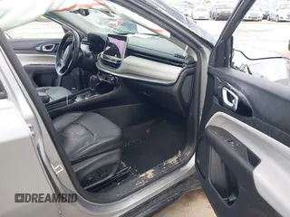 2022 Jeep Compass Limited z VIN 3C4NJDCB8NT115480, wystawiony jako IAAI lot #41677377 z przebiegiem 66 451 mil mil oraz . Historia ofert i sprzedaży dostępna na DreamBid. Obrazek 5.