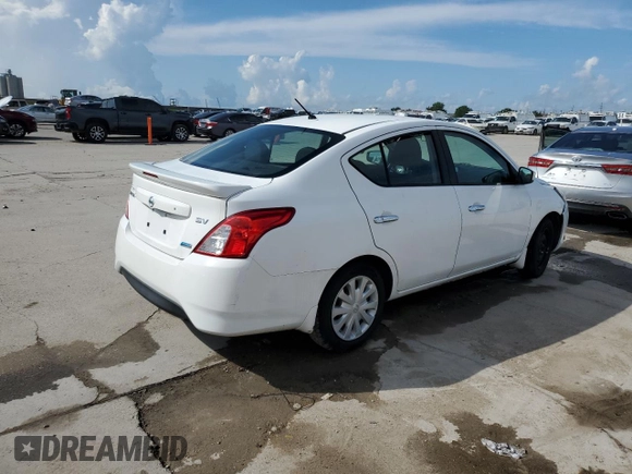2016 Nissan Versa SV z VIN 3N1CN7AP0GL846535, wystawiony jako Copart lot #61387085 z przebiegiem 61 680 mil mil oraz Czysty tytuł • Clean title. Historia ofert i sprzedaży dostępna na DreamBid. Obrazek 3.