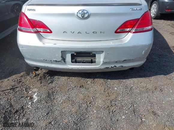 2006 Toyota Avalon XL with VIN 4T1BK36B46U118126, listed as a IAAI auction lot 41911690 with 173,264 mi miles. Bid and sale history available at carsss.com. Image 15.