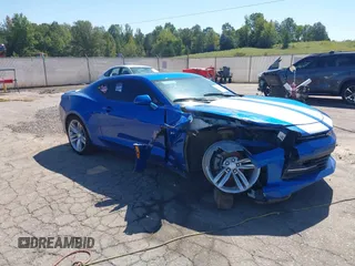 2017 Chevrolet Camaro 2LT with VIN 1G1FD1RX8H0139429, listed as a IAAI auction lot 40446926 with 161,760 mi miles. Bid and sale history available at carsss.com. Image 1.