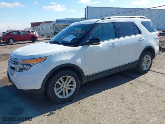 2013 Ford Explorer XLT with VIN 1FM5K8D86DGA27808, listed as a IAAI auction lot 40752304 with 202,025 mi miles. Bid and sale history available at carsss.com. Image 2.