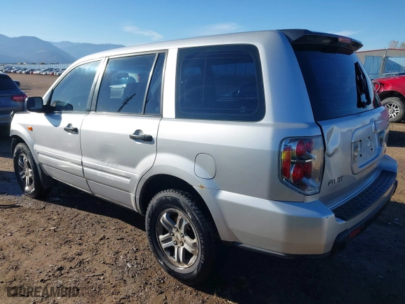 2006 Honda Pilot LX with VIN 2HKYF18156H556689, listed as a IAAI auction lot 40792236 with 273,856 mi miles. Bid and sale history available at carsss.com. Image 3.