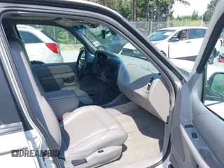 1998 Ford Explorer XL z VIN 1FMZU34E3WZA90831, wystawiony jako IAAI lot #42500120 z przebiegiem 97 799 mil mil oraz . Historia ofert i sprzedaży dostępna na DreamBid. Obrazek 5.