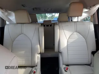 2024 Toyota Highlander LE z VIN 5TDKDRAH9RS548529, wystawiony jako Copart lot #53493205 z przebiegiem 16 627 mil mil oraz Szkoda całkowita • Salvage title. Historia ofert i sprzedaży dostępna na DreamBid. Obrazek 10.