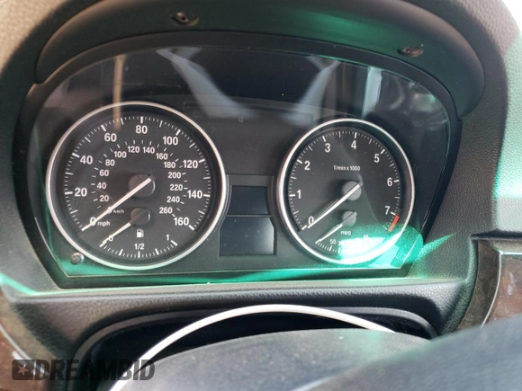 2011 BMW 3 Series 328i с VIN WBAPH5C5XBA442287, выставлен на аукционе Copart как лот 57636005 с пробегом Не указан миль и Чистый • Clean title. История ставок и продаж доступна на DreamBid. Изображение 9.