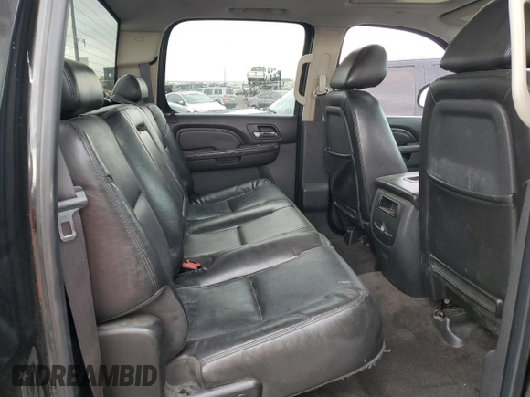 2011 GMC Sierra 2500HD Denali z VIN 1GT125C81BF106180, wystawiony jako Copart lot #55342435 z przebiegiem 174 738 mil mil oraz Szkoda całkowita • Salvage title. Historia ofert i sprzedaży dostępna na DreamBid. Obrazek 10.