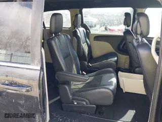 2019 Dodge Grand Caravan SXT with VIN 2C4RDGCG1KR591056, listed as a IAAI auction lot 41562752 with 62,104 mi miles. Bid and sale history available at carsss.com. Image 8.