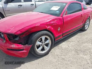 2008 Ford Mustang Deluxe with VIN 1ZVHT80N685116559, listed as a IAAI auction lot 41778691 with 94,514 mi miles and . Bid and sale history available at DreamBid. Image 6.