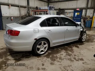 2011 Volkswagen Jetta z VIN 3VWWL7AJ5BM083732, wystawiony jako Copart lot #57943595 z przebiegiem 171 791 mil mil oraz Szkoda całkowita • Salvage title. Historia ofert i sprzedaży dostępna na DreamBid. Obrazek 3.