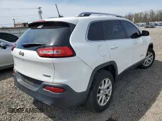 2018 Jeep Cherokee Latitude Plus with VIN 1C4PJMLB0JD530530, listed as a Copart auction lot 52920795 with 111,529 mi miles and Salvage title. Bid and sale history available at DreamBid. Image 3.