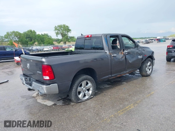 2015 Ram 1500 Outdoorsman z VIN 1C6RR7GM7FS720009, wystawiony jako IAAI lot #42551644 z przebiegiem 67 261 mil mil oraz . Historia ofert i sprzedaży dostępna na DreamBid. Obrazek 4.