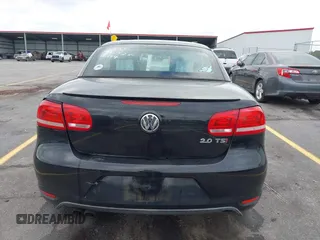 2015 Volkswagen Eos Komfort with VIN WVWBW8AH5FV004034, listed as a IAAI auction lot 41981978 with 106,450 mi miles and . Bid and sale history available at DreamBid. Image 16.