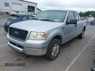 2004 Ford F-150 XL z VIN 1FTPX125X4NA15610, wystawiony jako IAAI lot #42316587 z przebiegiem 243 554 mil mil oraz . Historia ofert i sprzedaży dostępna na DreamBid. Obrazek 2.