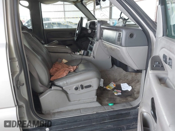 2005 Chevrolet Tahoe Z71 with VIN 1GNEK13T65R233810, listed as a IAAI auction lot 42398713 with Not provided miles and . Bid and sale history available at DreamBid. Image 5.