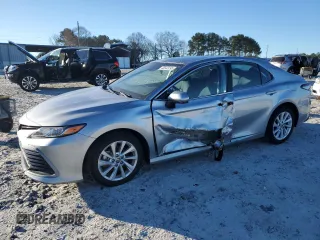 2024 Toyota Camry LE with VIN 4T1C11AK5RU848165, listed as a Copart auction lot 46543295 with 26,825 mi miles and Salvage Title. Bid and sale history available at carsss.com. Image 1.