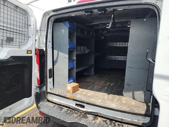2018 Ford Transit z VIN 1FTYR1YM2JKB43849, wystawiony jako IAAI lot #42642845 z przebiegiem 106 463 mil mil oraz . Historia ofert i sprzedaży dostępna na DreamBid. Obrazek 18.