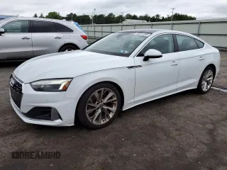 2021 Audi A5 Sportback Premium Plus z VIN WAUCBCF54MA017392, wystawiony jako Copart lot #60091055 z przebiegiem 61 246 mil mil oraz Szkoda całkowita • Salvage title. Historia ofert i sprzedaży dostępna na DreamBid. Obrazek 1.