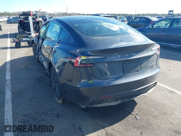 2025 Tesla Model 3 Long Range z VIN 5YJ3E1EBXSF913691, wystawiony jako IAAI lot #41699545 z przebiegiem 3 609 mil mil oraz . Historia ofert i sprzedaży dostępna na DreamBid. Obrazek 3.