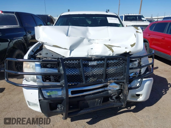 2011 Chevrolet Silverado 1500 LT with VIN 3GCUKSE24BG233850, listed as a IAAI auction lot 41663302 with 147,333 mi miles. Bid and sale history available at carsss.com. Image 12.