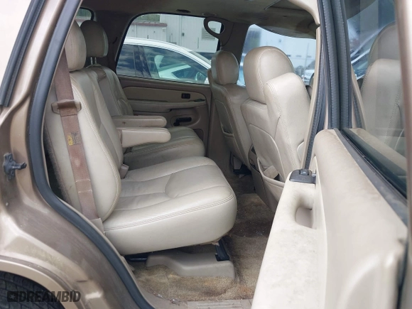 2003 Chevrolet Tahoe Z71 with VIN 1GNEK13Z43R155495, listed as a IAAI auction lot 42029728 with 393,493 mi miles. Bid and sale history available at carsss.com. Image 8.