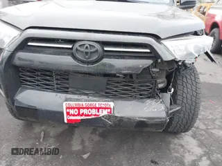 2021 Toyota 4Runner SR5 with VIN JTEMU5JR6M5855676, listed as a IAAI auction lot 41313015 with 101,078 mi miles and . Bid and sale history available at DreamBid. Image 19.